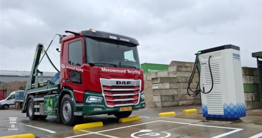 2-DAF-XD-270E-FA-Meeuwenoord (960 x 540)