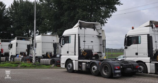 weekendrustLR.jpg weekendrustLR.jpg