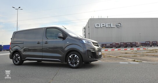 Vivaro-e_LR.jpg Vivaro-e_LR.jpg