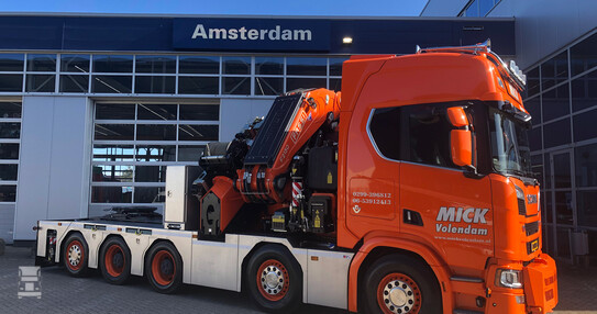 Mick-Volendam_Scania-2-pers-2021.jpg
