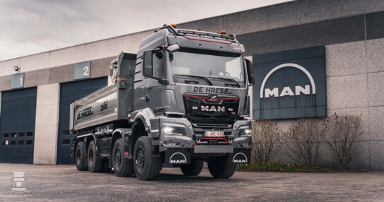 3-MAN-TGS-41.540-grijs-klein