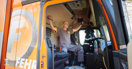 18C0614_01.jpg 18C0614_01.jpg