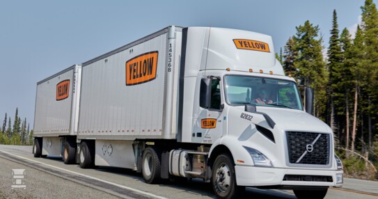 Yellow Volvo VNL Yellow Volvo VNL