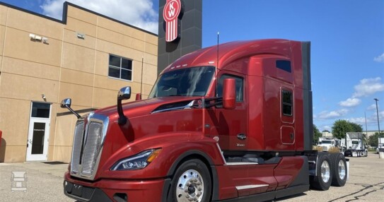 Kenworth T680 (960 x 720)