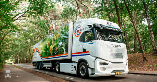 JLN_Transport_neemt_eerste_S-eWay_trekker_in_ontvangst