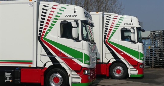 Katee_Scania-4-web-pers-205 (960 x 720) Katee_Scania-4-web-pers-205 (960 x 720)