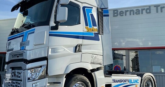 Renault_Transports_Blanc_2.jpg