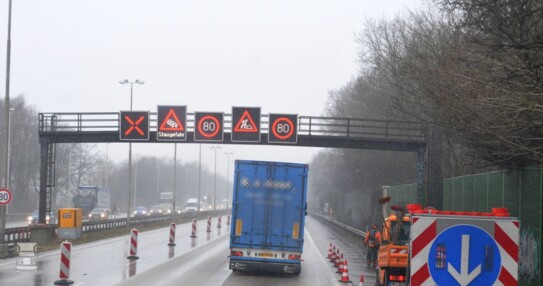 Baustelle_blur_met_fragment.jpg Baustelle_blur_met_fragment.jpg