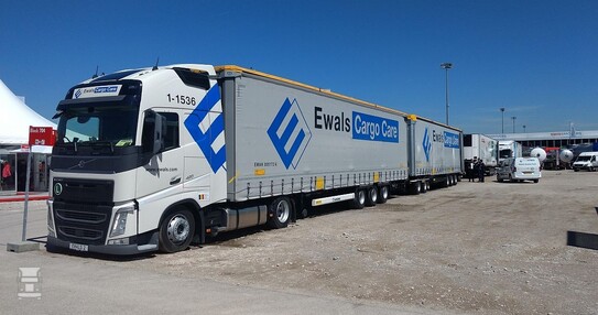 Ewals-double-trailerLR.jpg