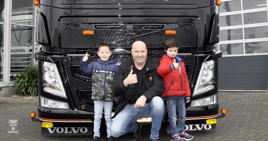 DeJong_1-1400.jpg DeJong_1-1400.jpg